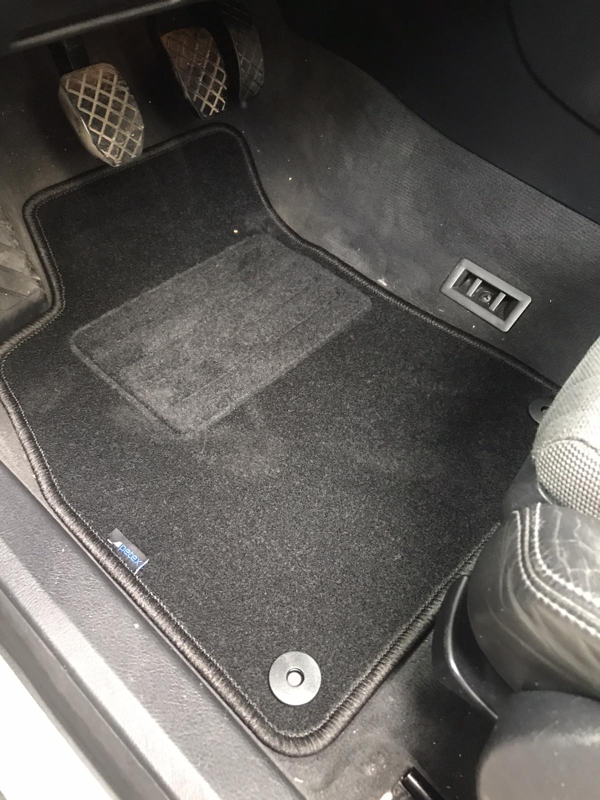 https://www.bktuning.rs/images/products/big/133650.jpg
