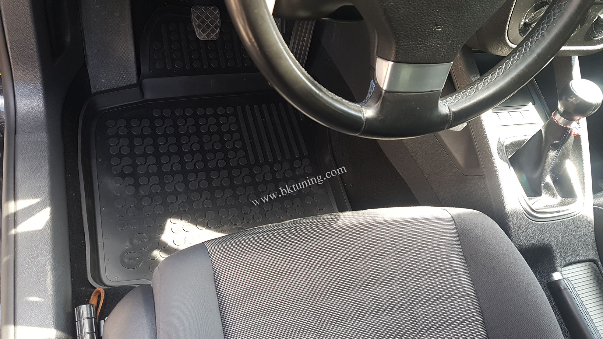 https://www.bktuning.rs/images/products/big/138972.jpg