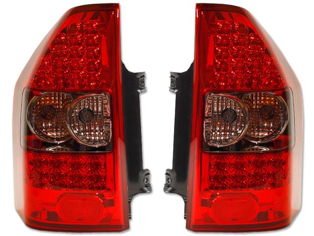 Kristalna LED štop svetla MITSUBISHI Pajero (2001-2006) - zatamnjena