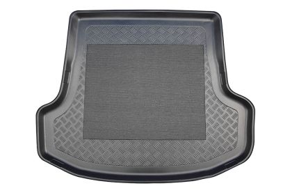 Tipska kadica za gepek Opel Omega B  Caravan Combi 1994-2003 with a CD changer on left